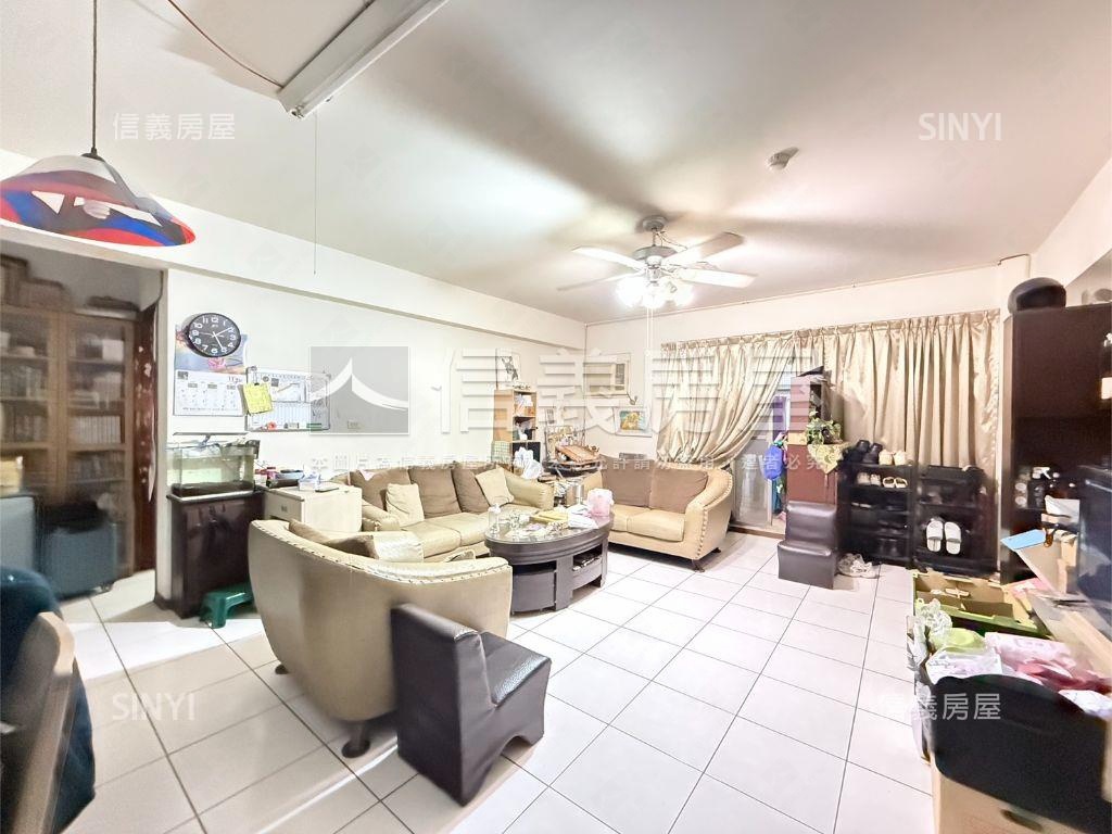 松天下三房機上車位房屋室內格局與周邊環境