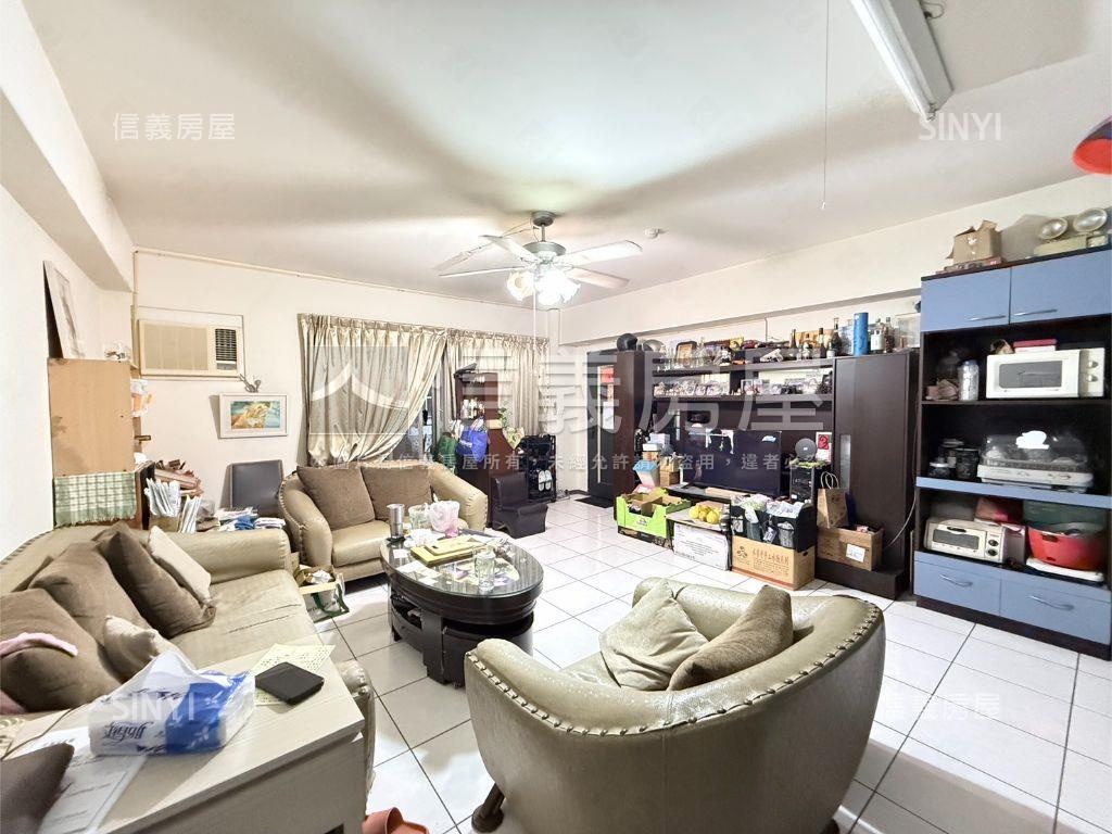 松天下三房機上車位房屋室內格局與周邊環境