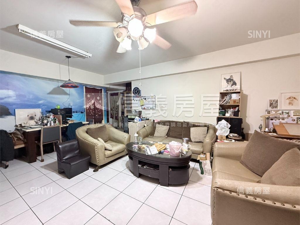 松天下三房機上車位房屋室內格局與周邊環境