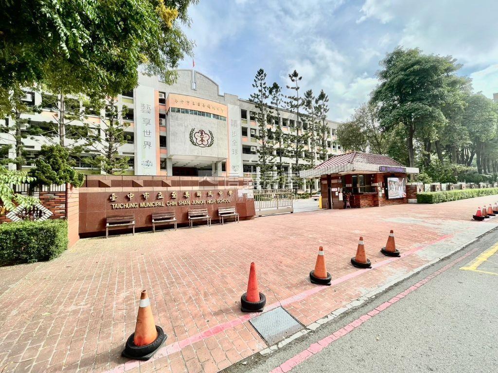 逢甲公園高樓美四房房屋室內格局與周邊環境