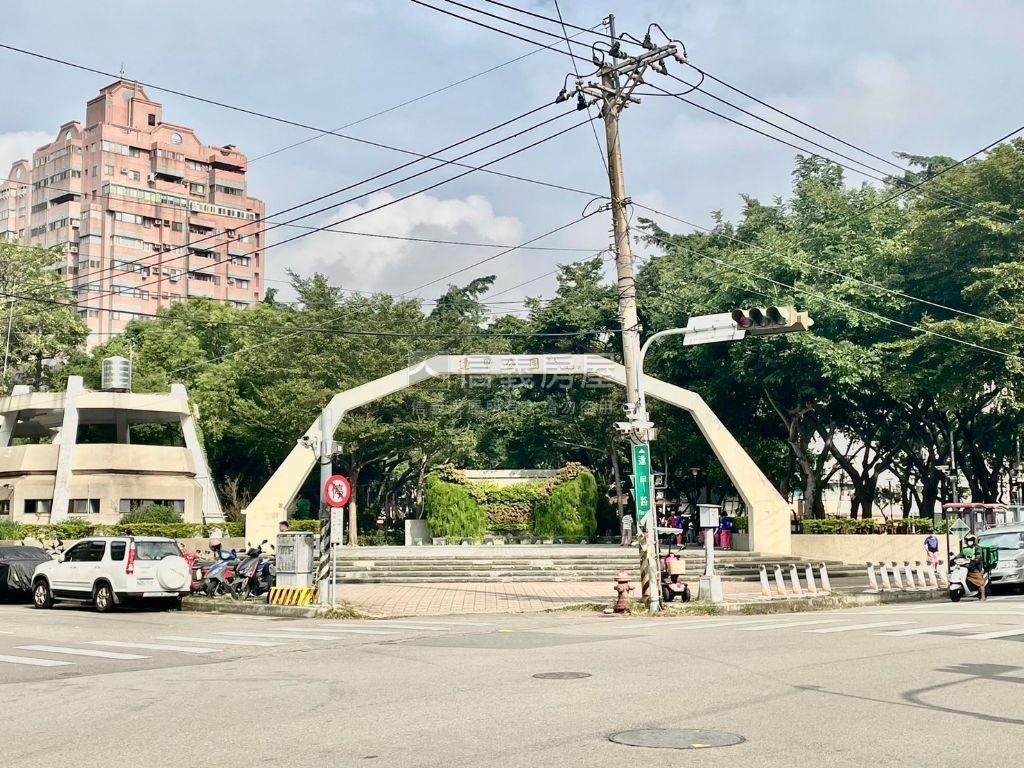逢甲公園高樓美四房房屋室內格局與周邊環境