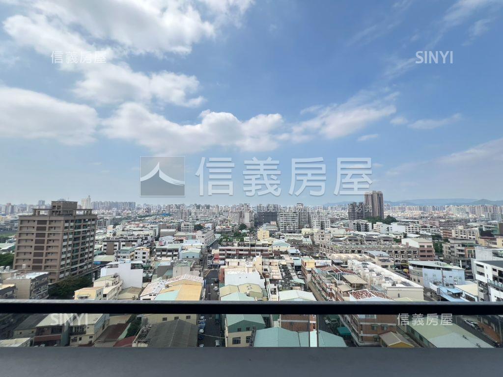 專任新業自由居高樓雙平車房屋室內格局與周邊環境