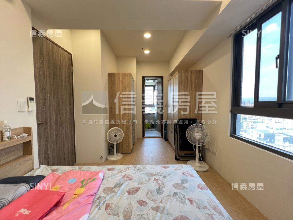 專任新業自由居高樓雙平車房屋室內格局與周邊環境