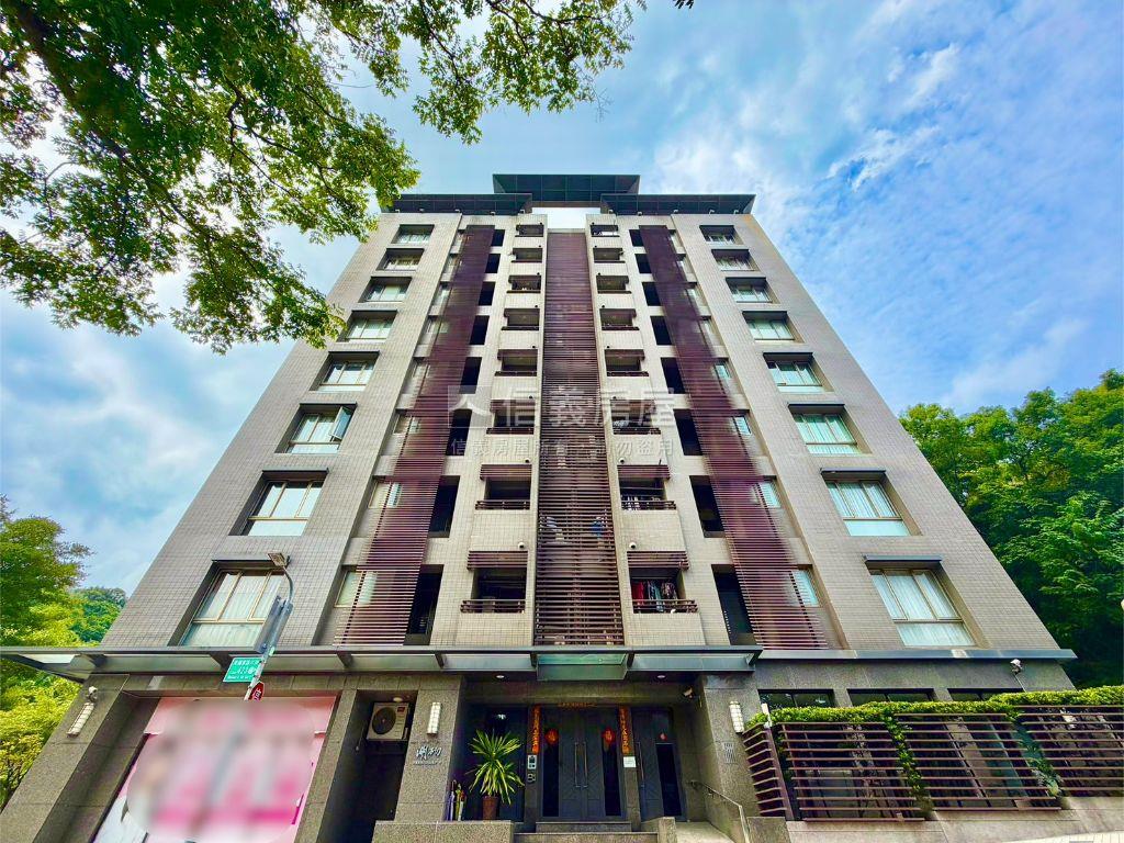 燙金店辦雙用雙效。湖砌房屋室內格局與周邊環境