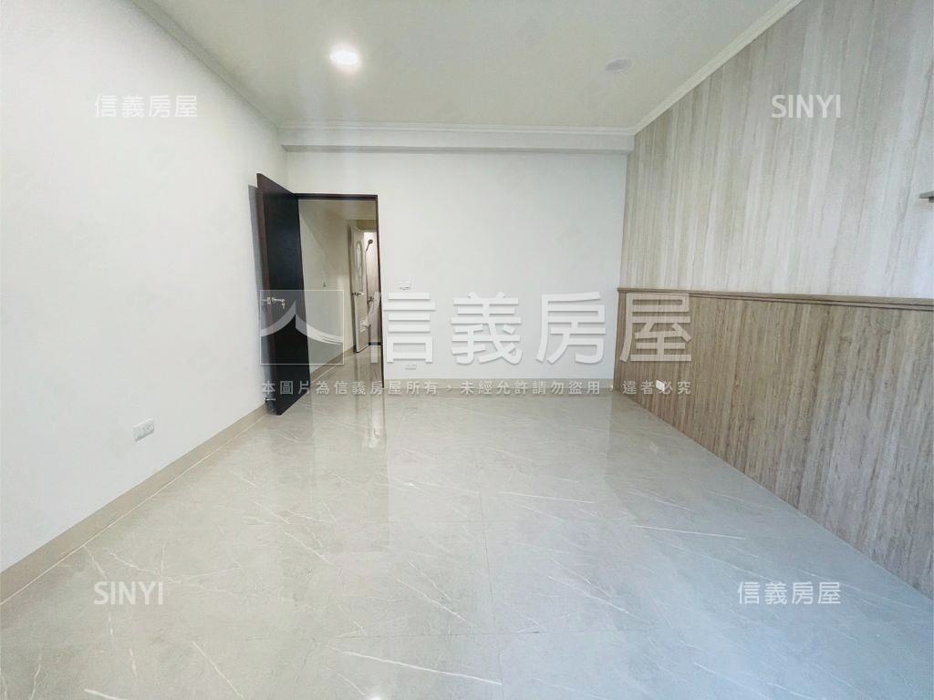 近鳳翔７７期質感美透房屋室內格局與周邊環境