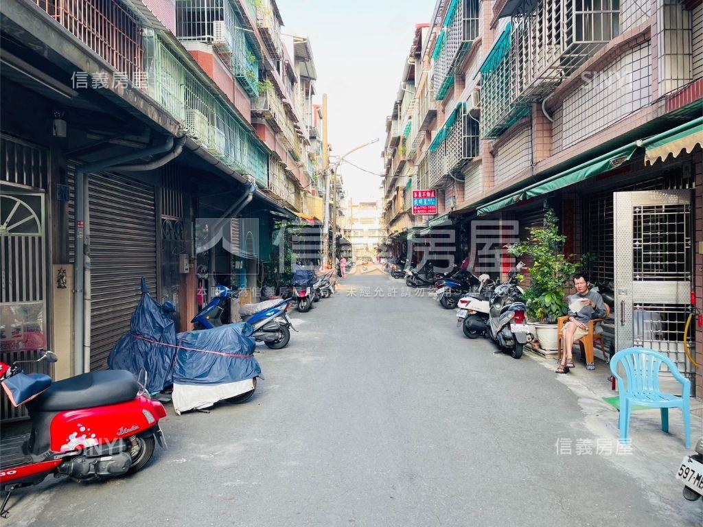 近鳳翔７７期質感美透房屋室內格局與周邊環境