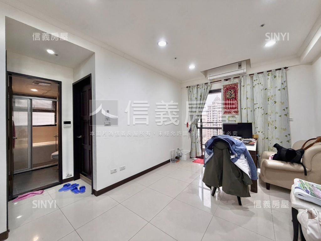 涵悅，電梯２房坡平車位房屋室內格局與周邊環境