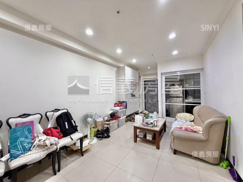 涵悅，電梯２房坡平車位房屋室內格局與周邊環境