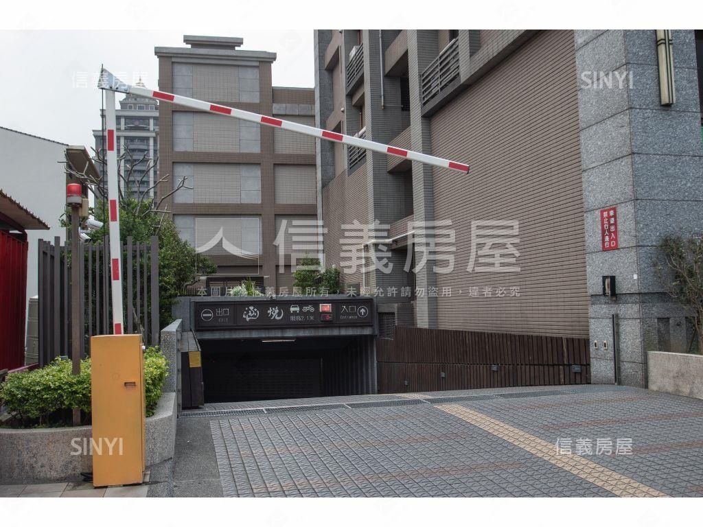 涵悅，電梯２房坡平車位房屋室內格局與周邊環境