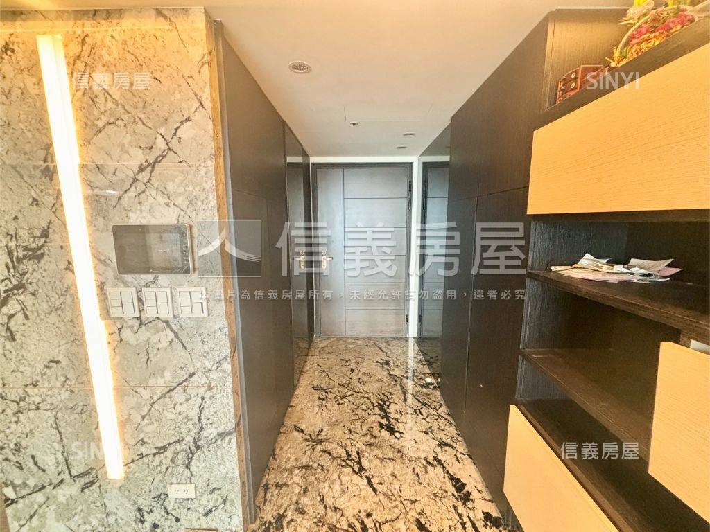 全坤世紀館絕美高樓層房屋室內格局與周邊環境