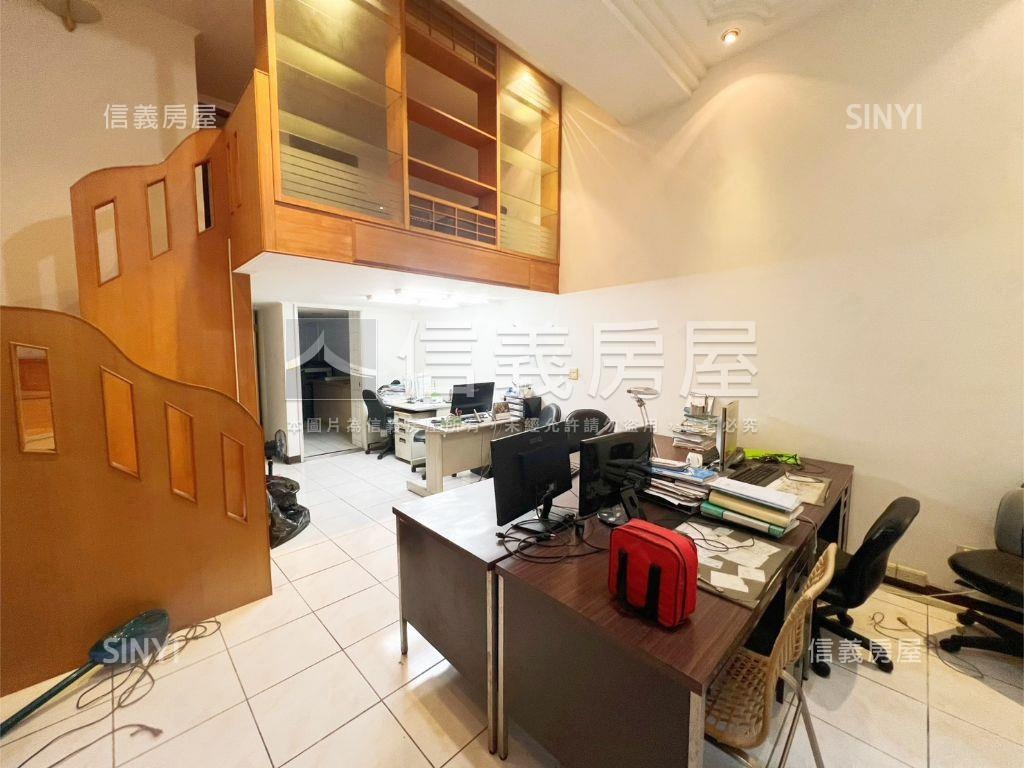 玫瑰園一樓挑高美宅房屋室內格局與周邊環境
