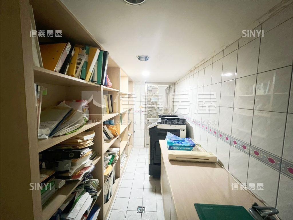 玫瑰園一樓挑高美宅房屋室內格局與周邊環境