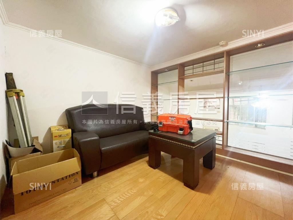玫瑰園一樓挑高美宅房屋室內格局與周邊環境
