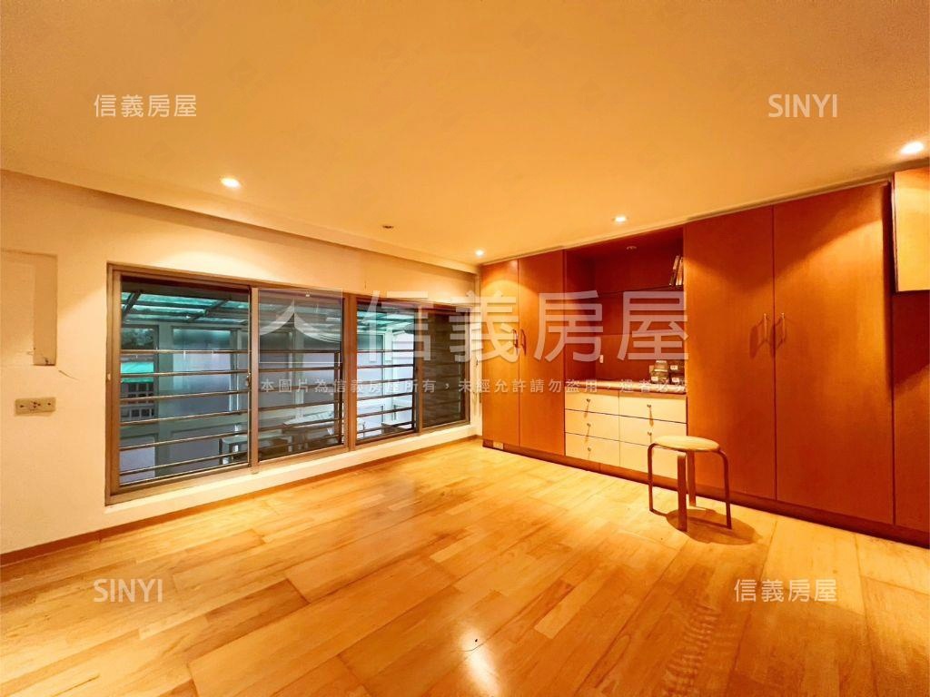 玫瑰園一樓挑高美宅房屋室內格局與周邊環境