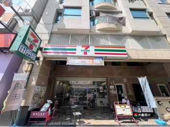 博愛二路‧知名超商金店面