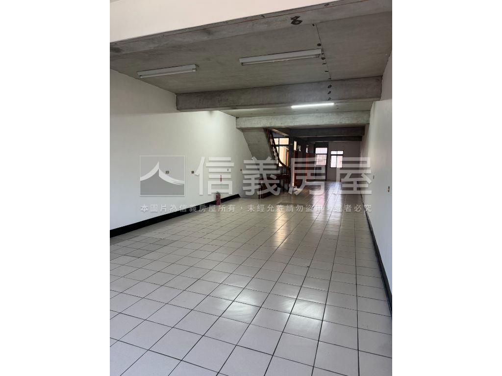 桃園後站商圈臨路透天店面房屋室內格局與周邊環境