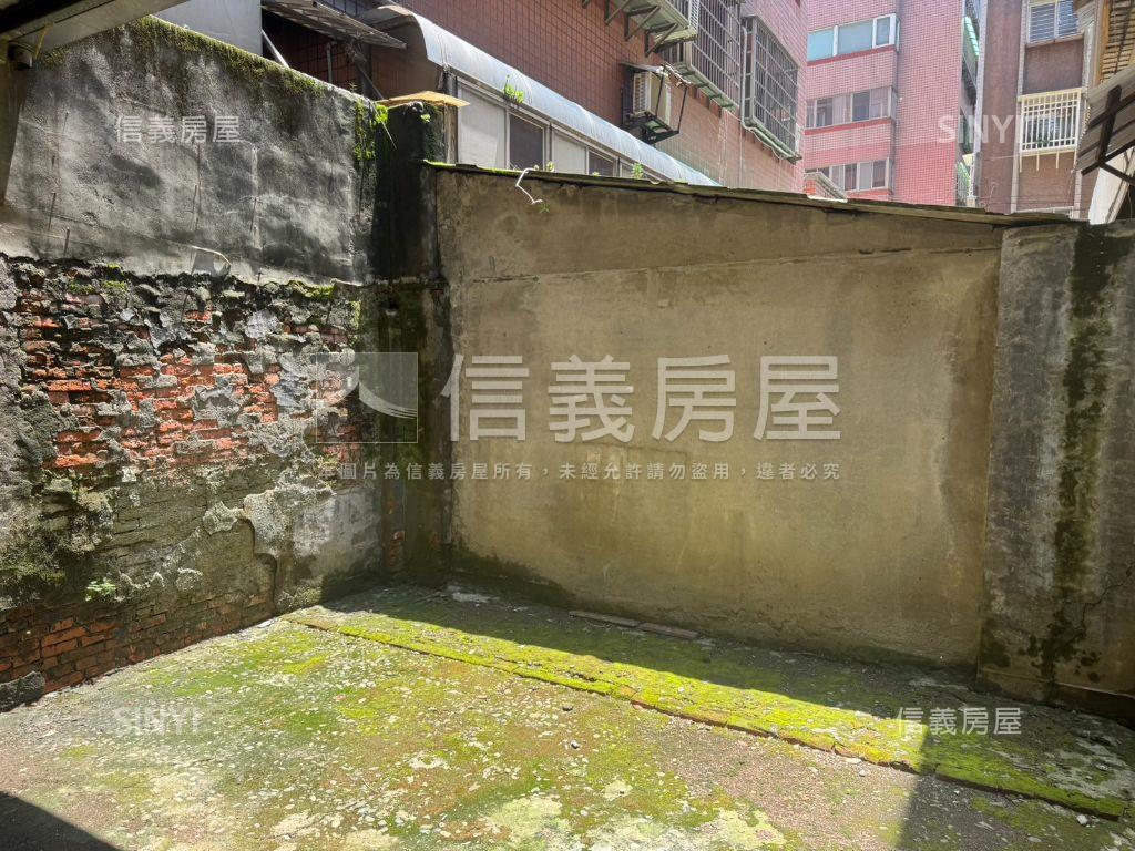 桃園後站商圈臨路透天店面房屋室內格局與周邊環境