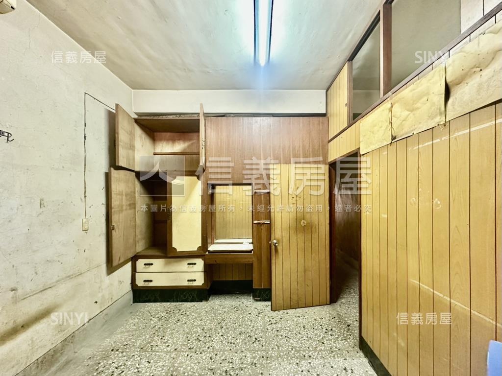 東區大地坪前後臨路透天房屋室內格局與周邊環境