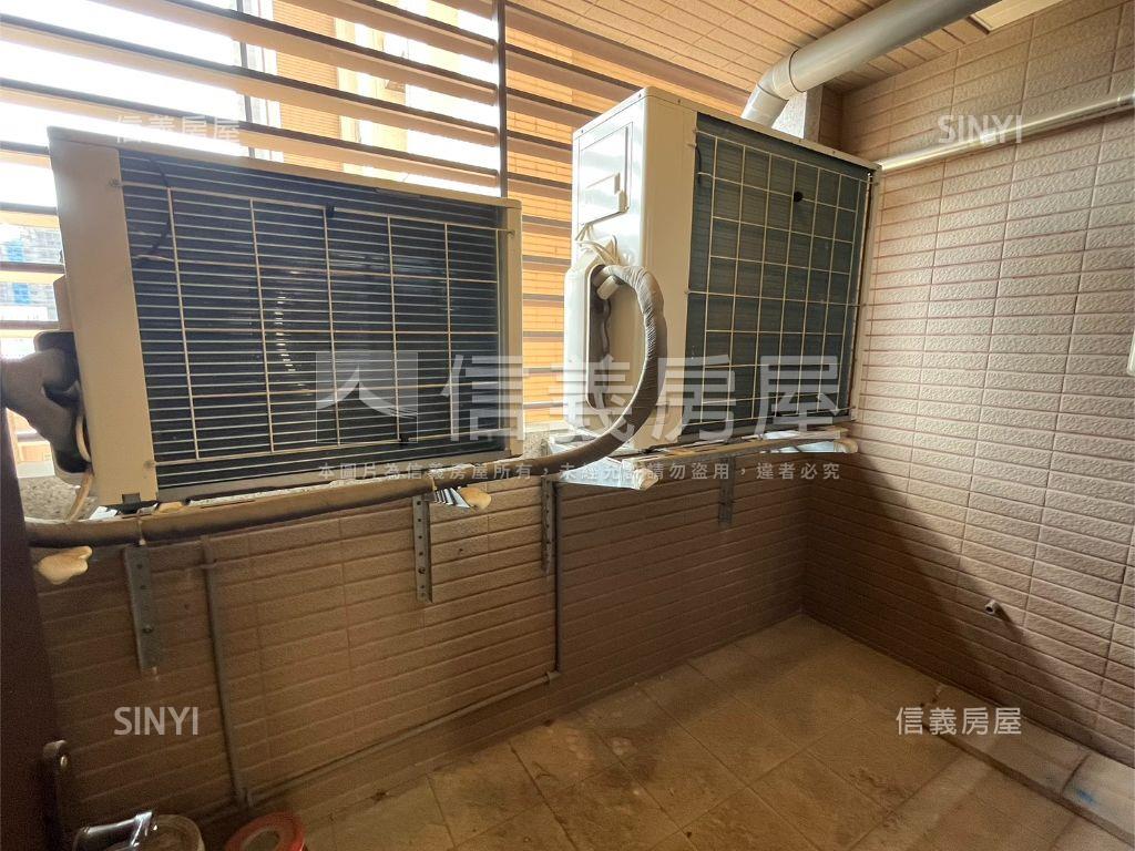 近高鐵首富二車位豪邸房屋室內格局與周邊環境