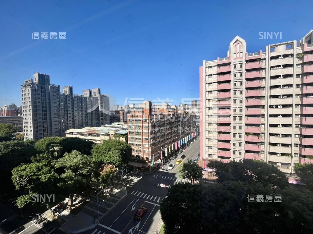 順天獅子城前棟園道戶車位房屋室內格局與周邊環境