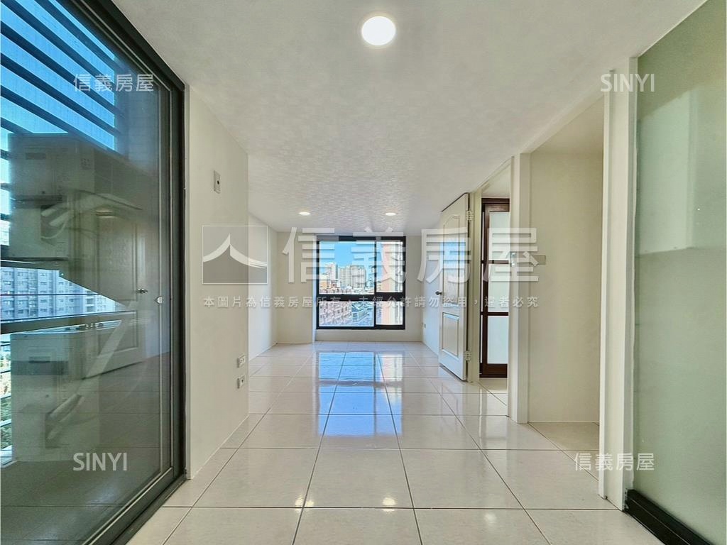 順天獅子城前棟園道戶車位房屋室內格局與周邊環境