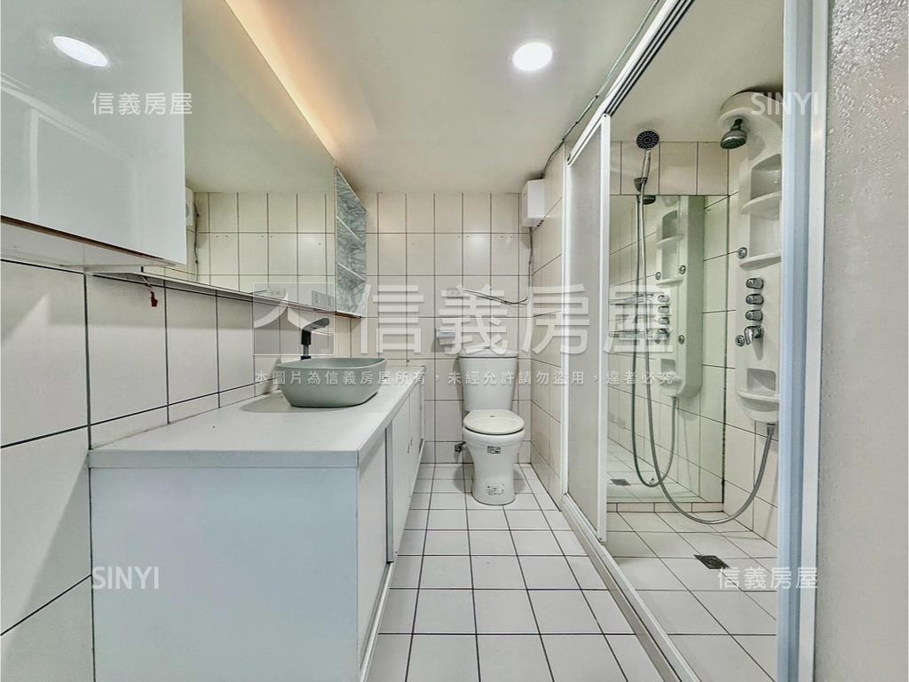 順天獅子城前棟園道戶車位房屋室內格局與周邊環境