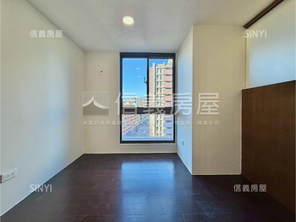 順天獅子城前棟園道戶車位房屋室內格局與周邊環境