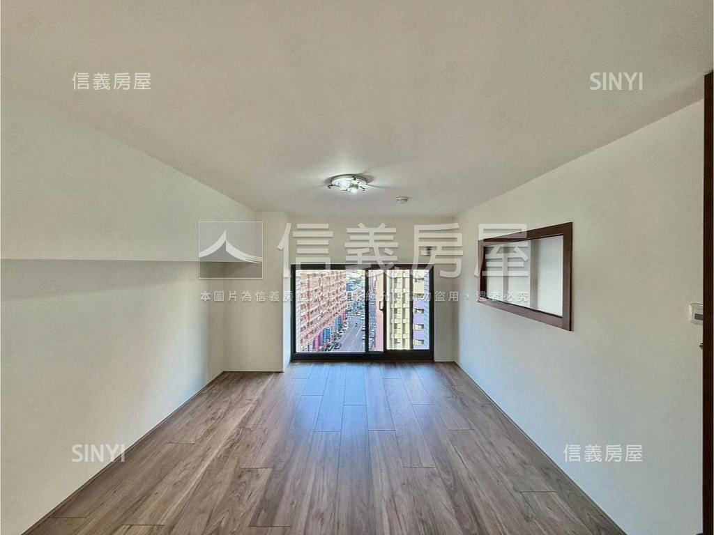 順天獅子城前棟園道戶車位房屋室內格局與周邊環境