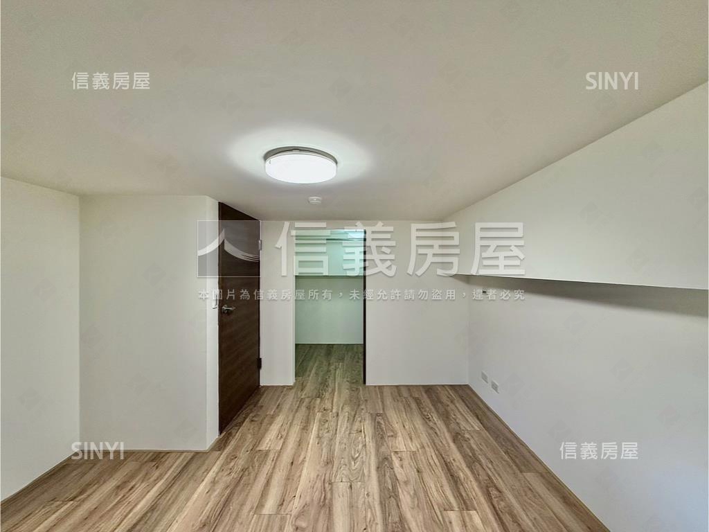 順天獅子城前棟園道戶車位房屋室內格局與周邊環境