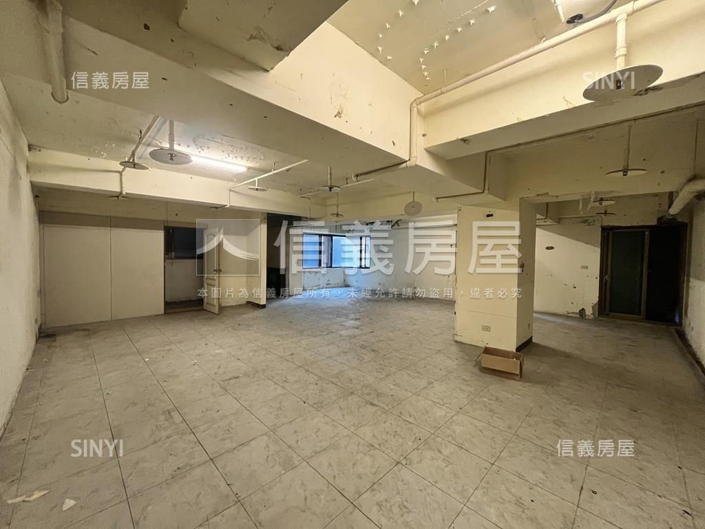 六福晶華優質辦公稀有釋出房屋室內格局與周邊環境