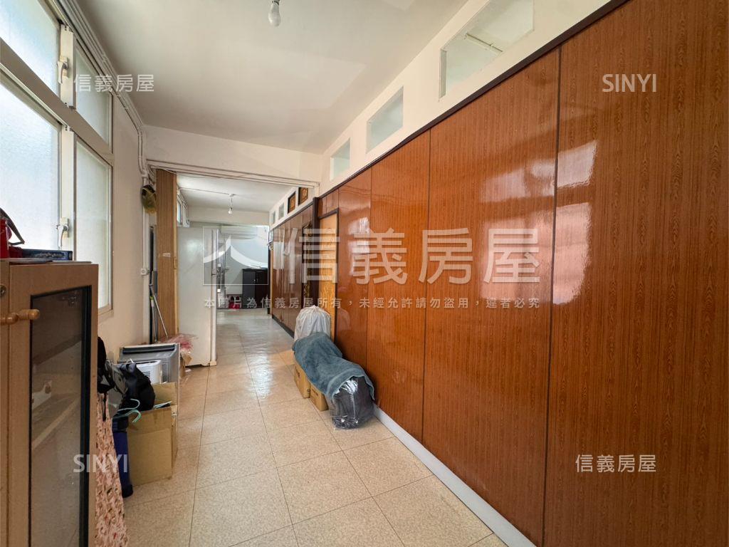 雙捷運黃金二樓美屋房屋室內格局與周邊環境