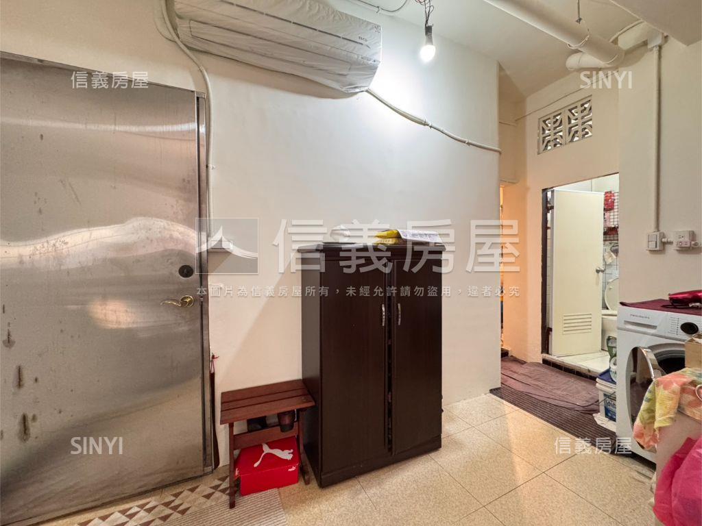 雙捷運黃金二樓美屋房屋室內格局與周邊環境