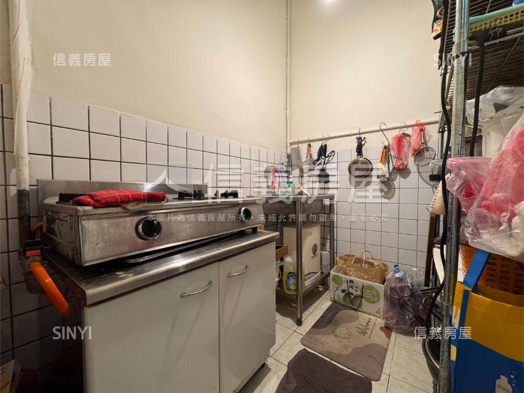 雙捷運黃金二樓美屋房屋室內格局與周邊環境