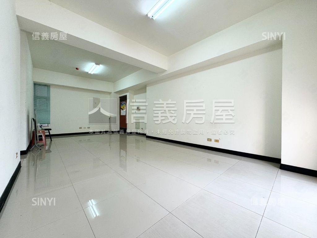 二空新城Ｃ區四房平車房屋室內格局與周邊環境