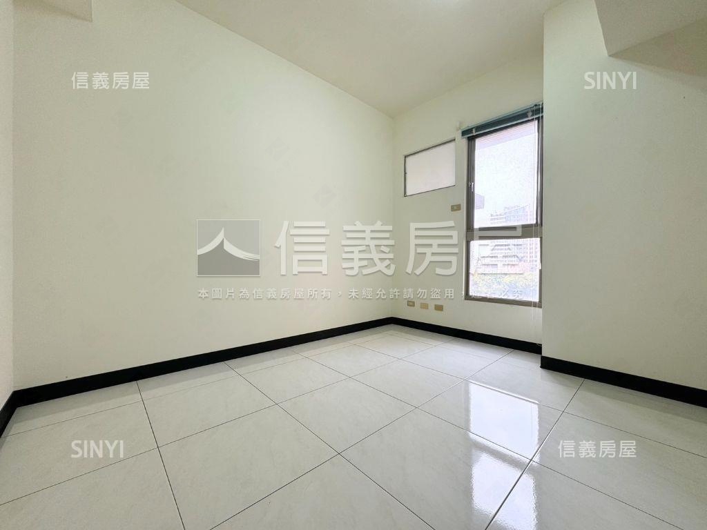二空新城Ｃ區四房平車房屋室內格局與周邊環境