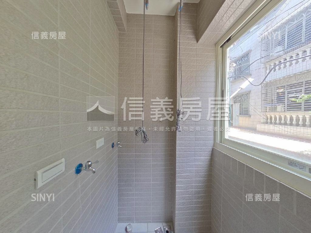 近國一大面寬美墅房屋室內格局與周邊環境