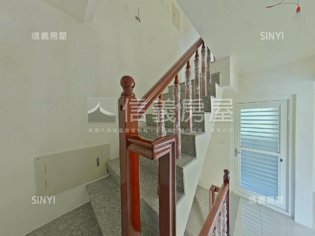 近國一大面寬美墅房屋室內格局與周邊環境