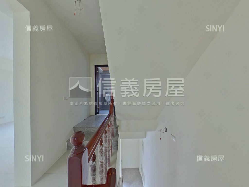 近國一大面寬美墅房屋室內格局與周邊環境
