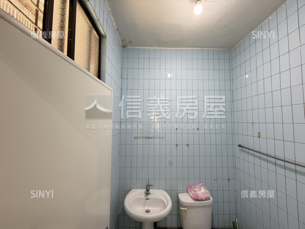 萬大捷運獨棟美美２樓房屋室內格局與周邊環境