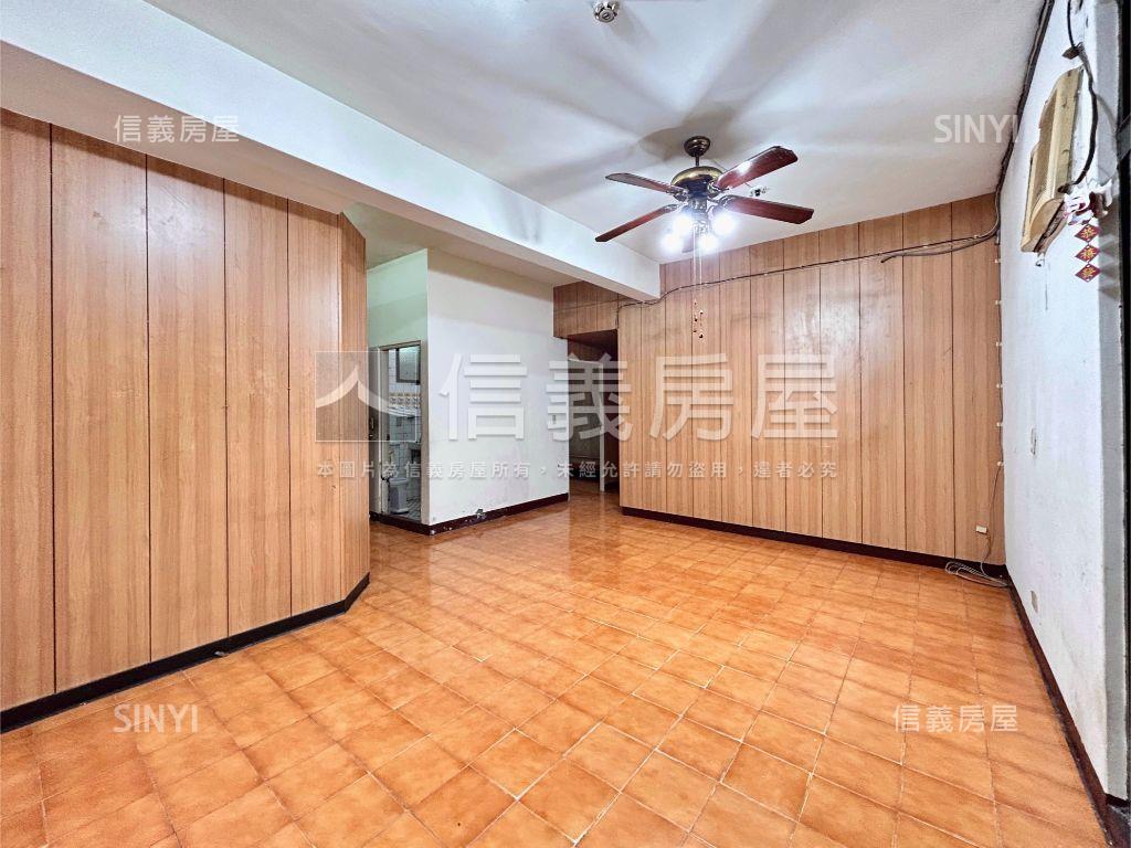 搶手捷運黃金公寓三樓房屋室內格局與周邊環境