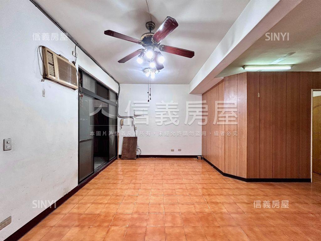 搶手捷運黃金公寓三樓房屋室內格局與周邊環境