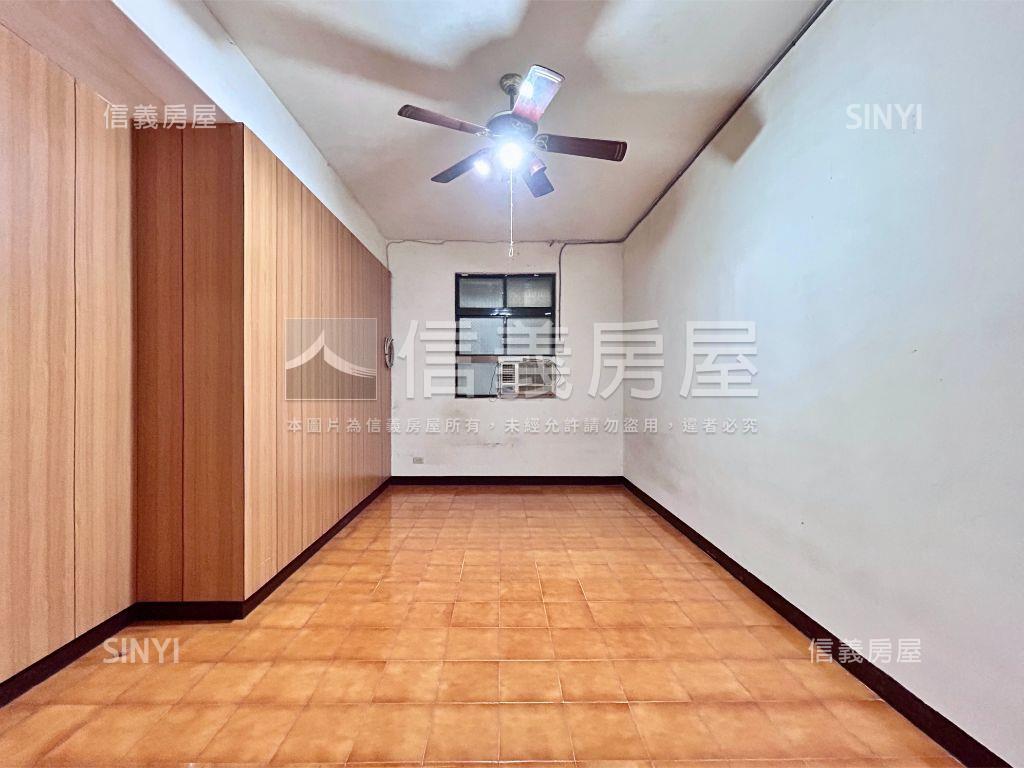 搶手捷運黃金公寓三樓房屋室內格局與周邊環境