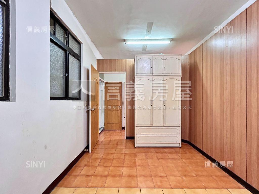 搶手捷運黃金公寓三樓房屋室內格局與周邊環境