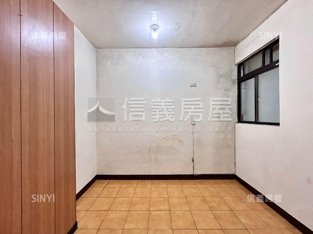 搶手捷運黃金公寓三樓房屋室內格局與周邊環境