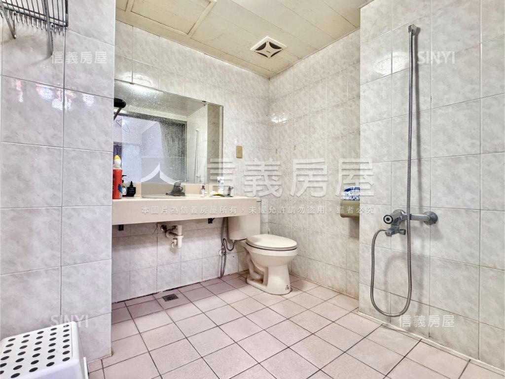 近巨蛋三房平車美宅房屋室內格局與周邊環境