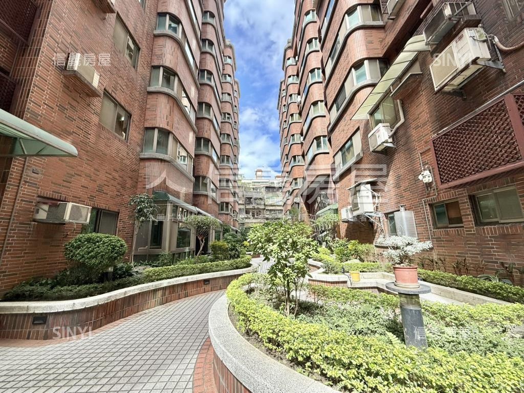 中山名門美妝三房車位房屋室內格局與周邊環境