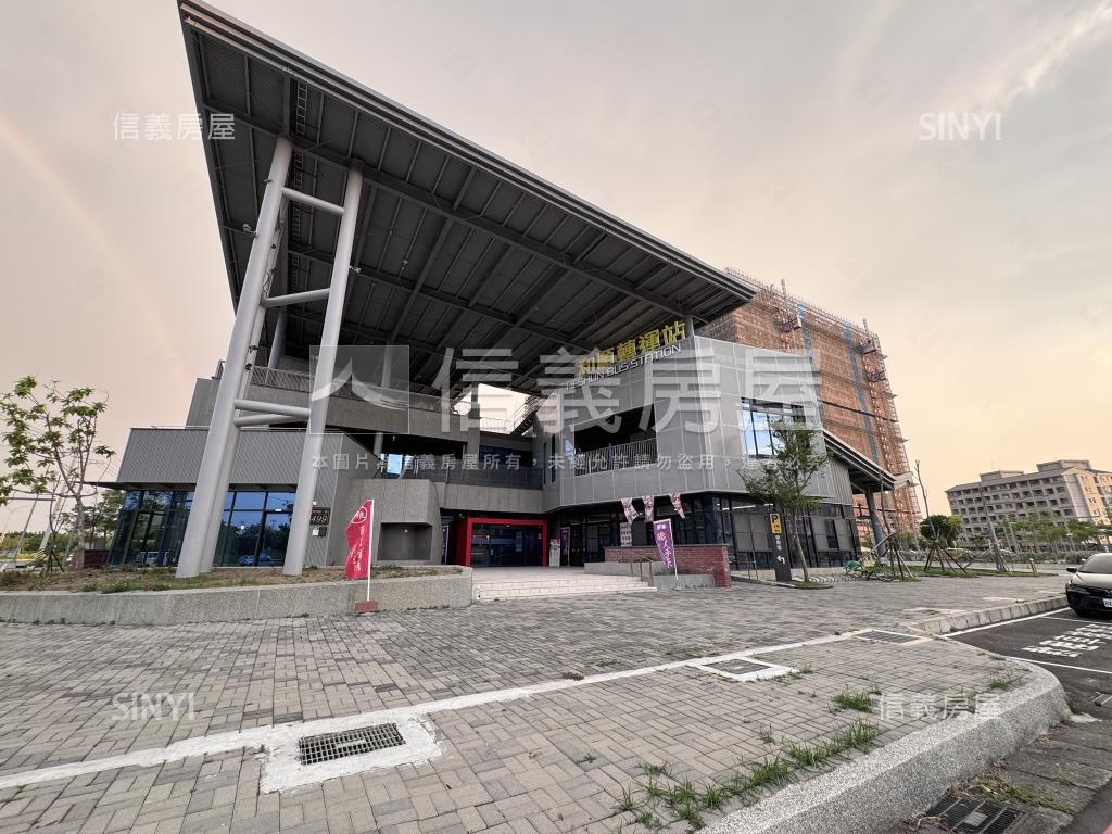 南科卓越城Ｅ棟８樓發發發房屋室內格局與周邊環境