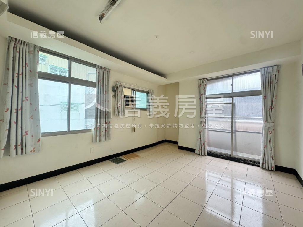 北區車水馬龍邊間透天店面房屋室內格局與周邊環境