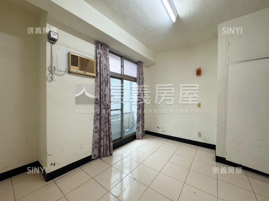北區車水馬龍邊間透天店面房屋室內格局與周邊環境