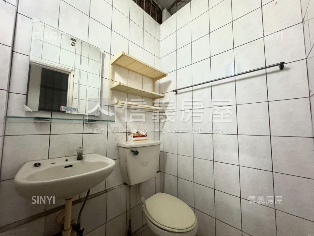 北區車水馬龍邊間透天店面房屋室內格局與周邊環境